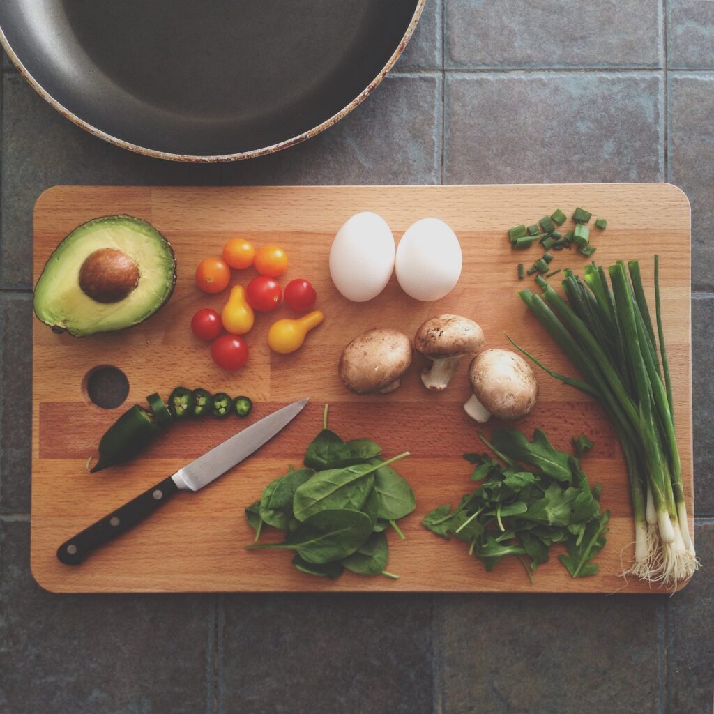 Chopping board with vegetables