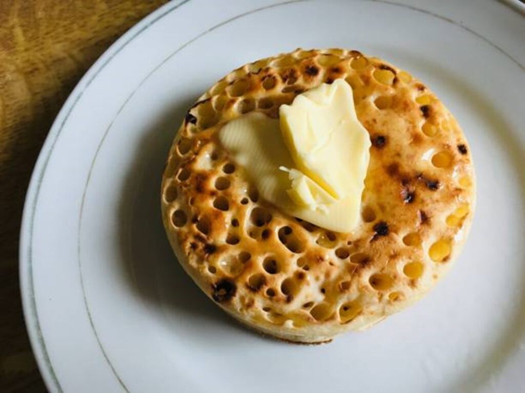 Crumpet with butter